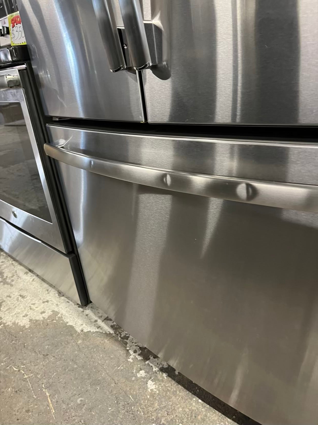 Special Offer | GE kitchen combo / Refrigerator counter depth 36” & Electric range stainless steel - 2 appliances
#RF734VB Refurbished