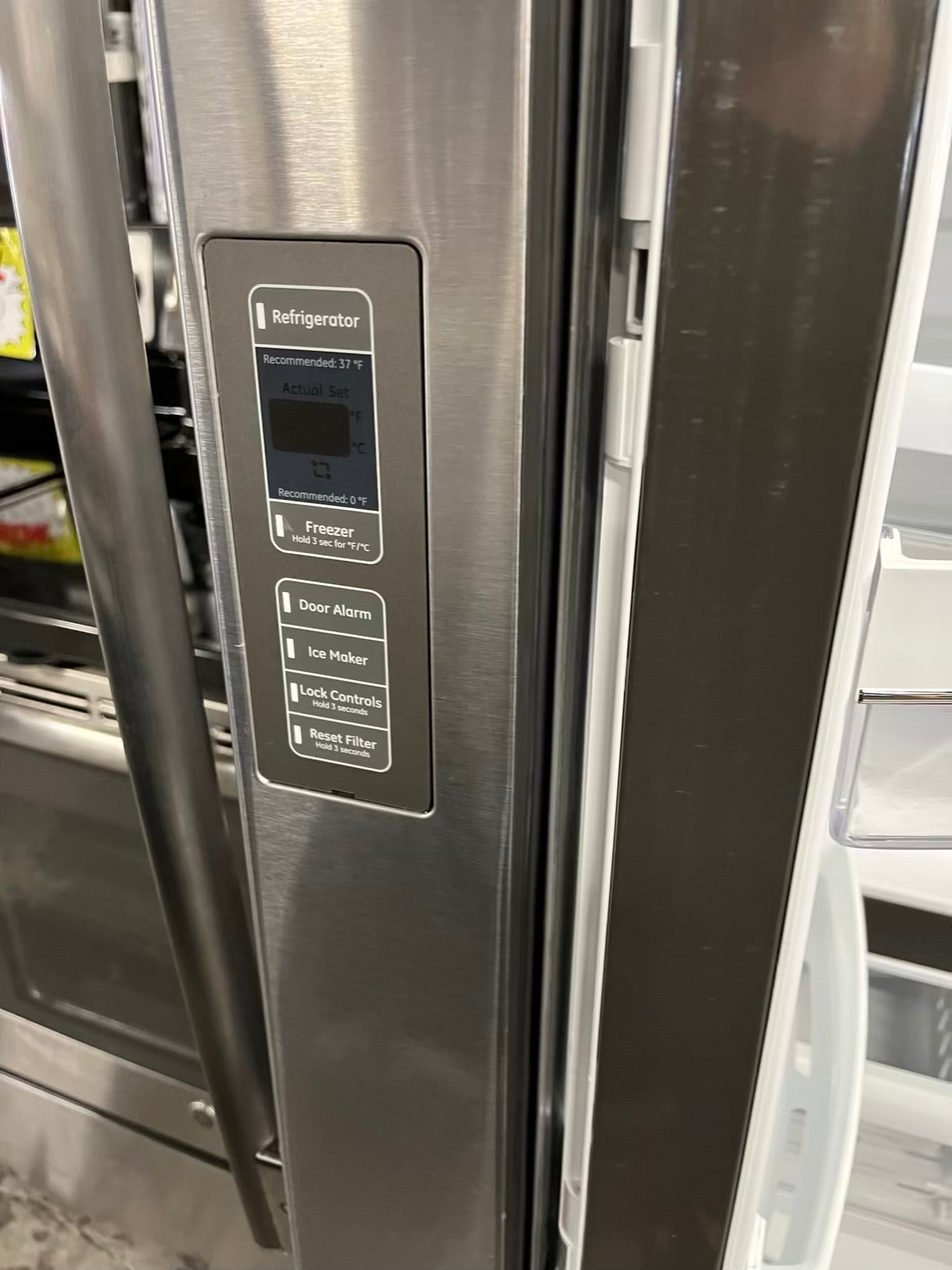 Special Offer | GE kitchen combo / Refrigerator counter depth 36” & Electric range stainless steel - 2 appliances
#RF734VB Refurbished