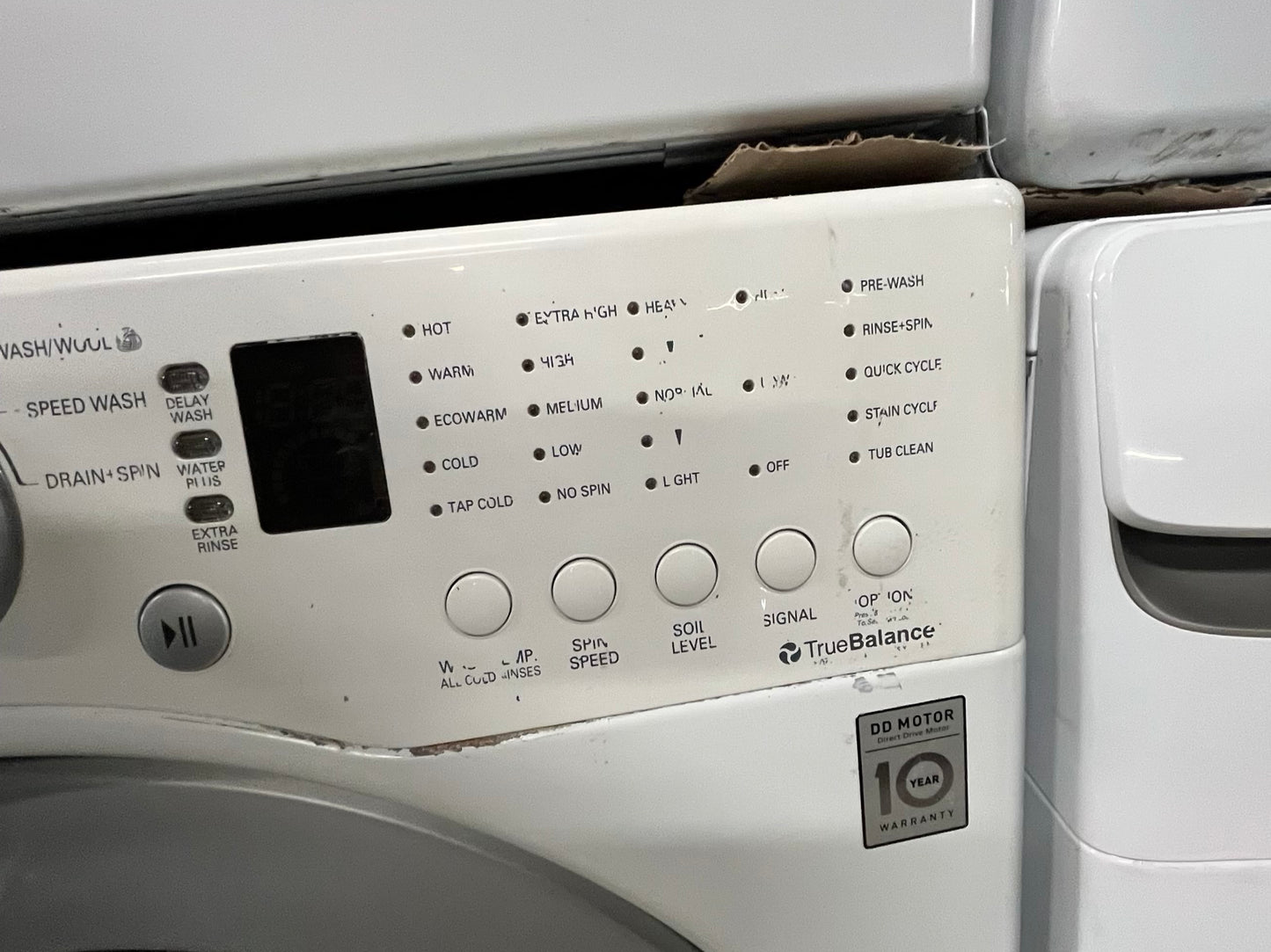 LG washer 4.5 cu ft & dryer 7.5 cu ft set electric 220v front load stackable sensor dry He in white #WD809RB