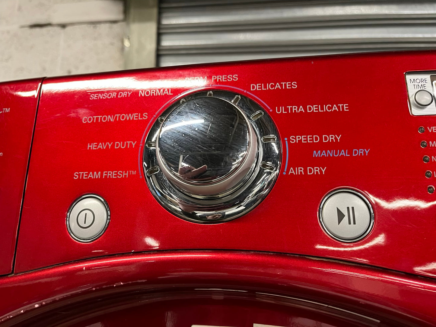 LG steam cycle washer 4.5 cu ft & dryer 7.5 cu ft set electric 220v front load stackable sensor dry He in red #WD852CB