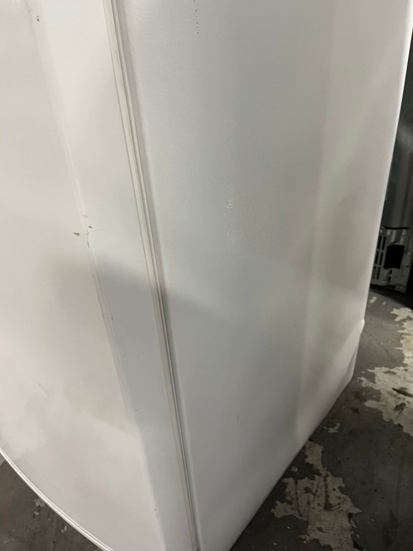Whirlpool Upright Freezer in white 30" 16 cubic feet Item #FZ755B
