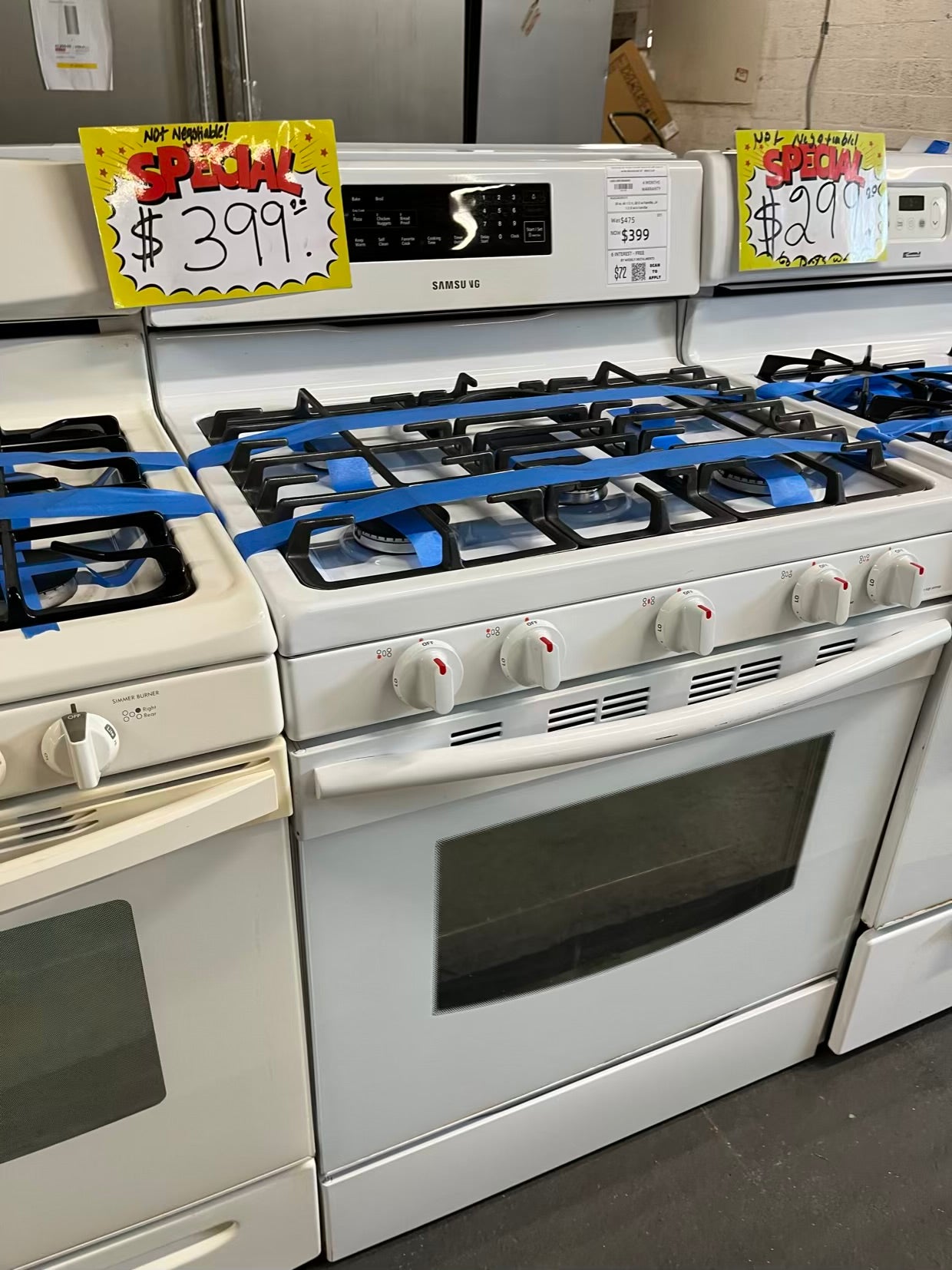 Samsung Gas range 5 burner bake broil self clean in white Refurbished 30" #GR212UB