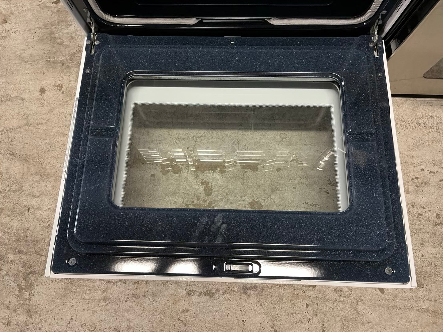 Samsung gas range 5 burner bake broil in white Refurbished 30" #GR209DB