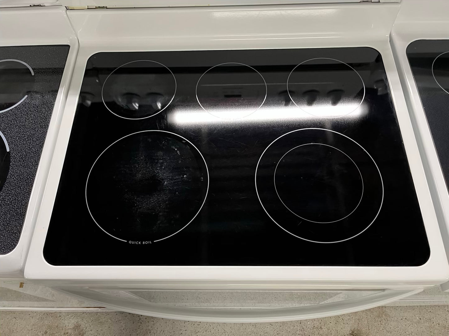 Frigidaire electric range 220v 5 burner warm zone bake broil in white Refurbished 30" #ER176RB