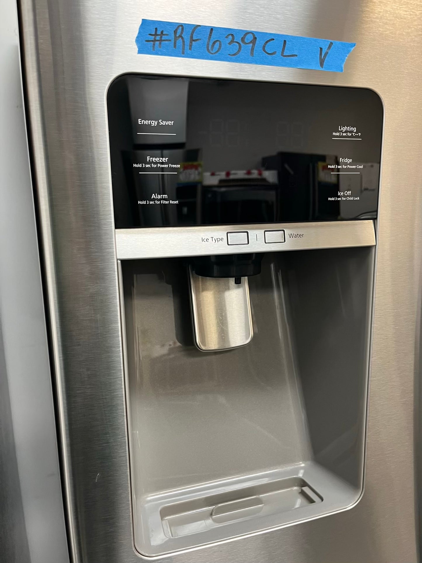 - Samsung French door Refrigerator stainless steel w/ ice water dispenser 36" #RF639CL