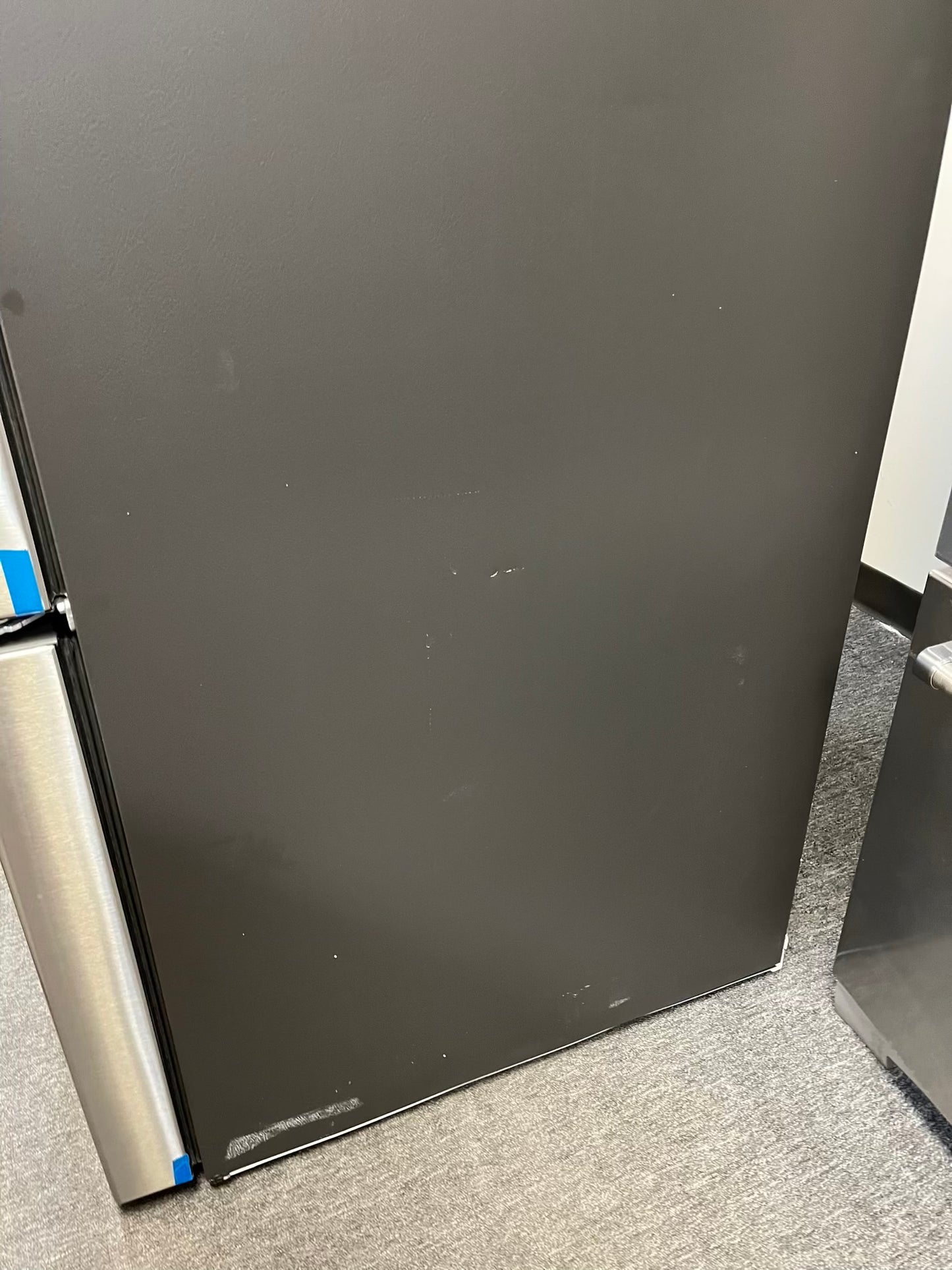 Customer Return | Scratch & Dent GE French door refrigerator stainless steel w/ice & water dispenser inside 36" #RF492GL