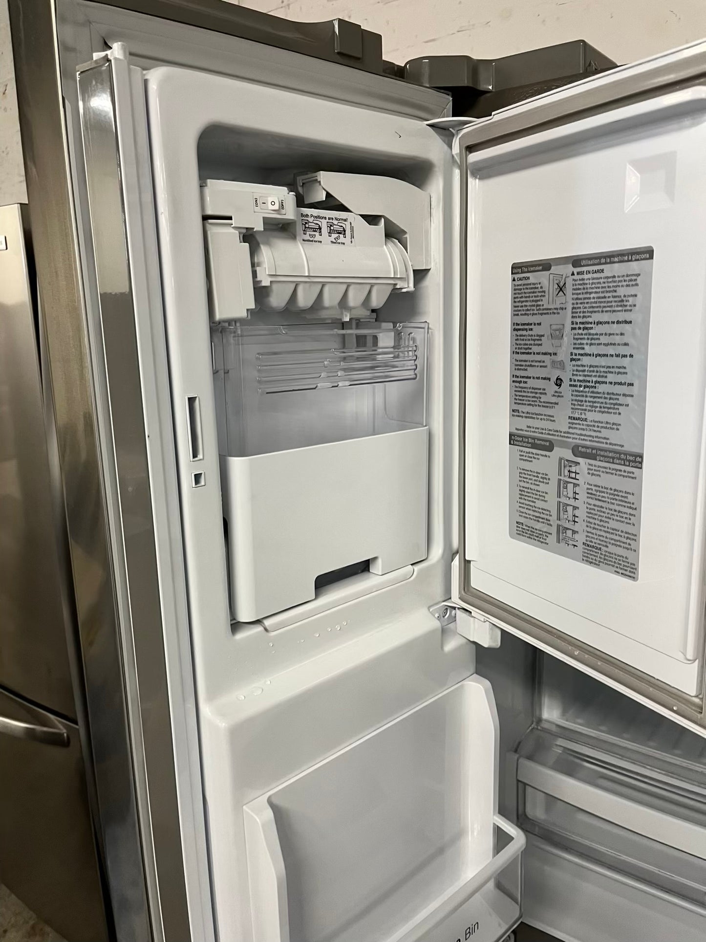 Used Refurbished LG French door refrigerator stainless steel w/ice water dispenser 33" #RF836LB-TR