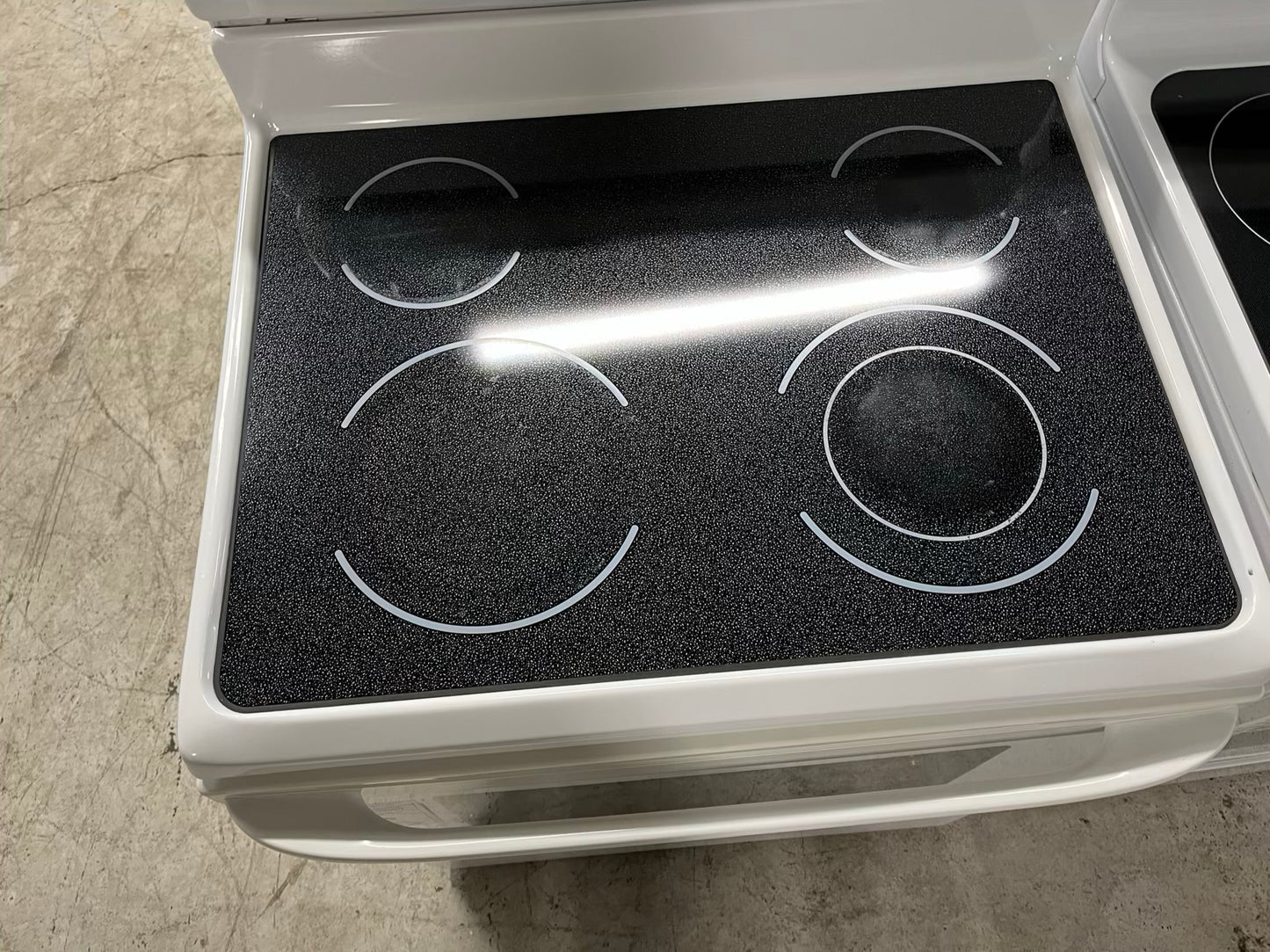Kenmore electric range 220v bake broil in white Refurbished 30" #ER174HB