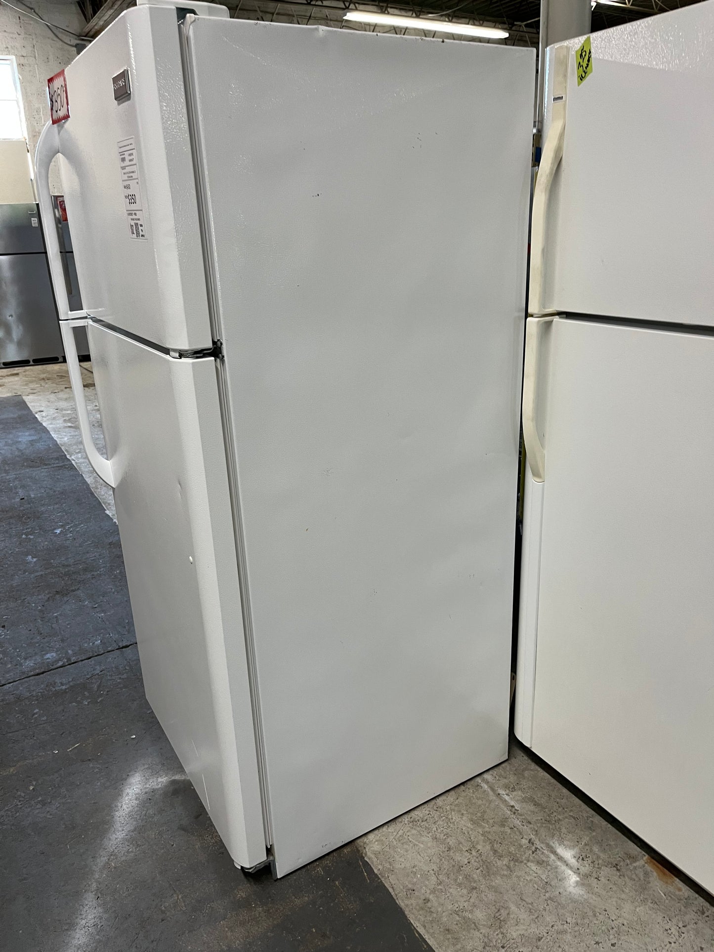 - Frigidalre top freezer Refrigerator in white 30™ #RF311SB