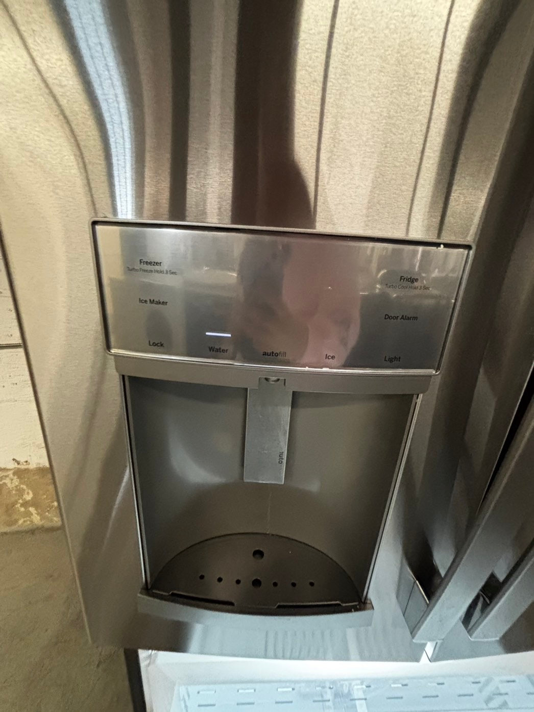 Used | Refurbished 22cu.ft -GE counter depth french door refrigerator stainless steel w/ice water dispenser 36" #RF6311b