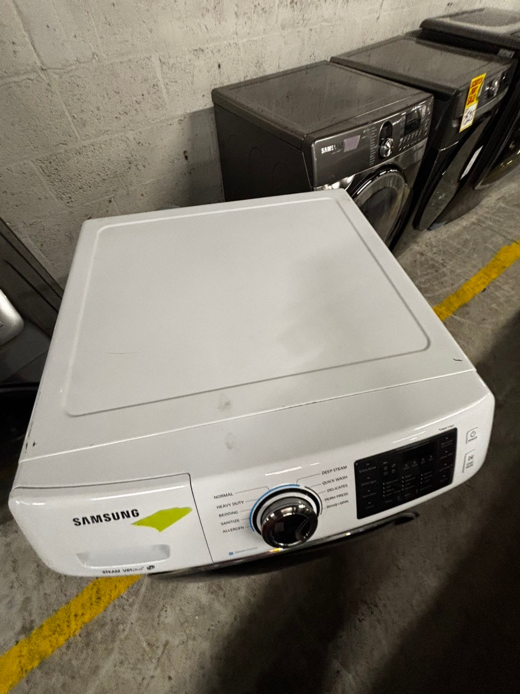 Samsung steam washer 4.5 cu ft & steam dryer 7.5 cu ft set electric 220v front load stackable or side by side sensor dry He in white #WD823JB