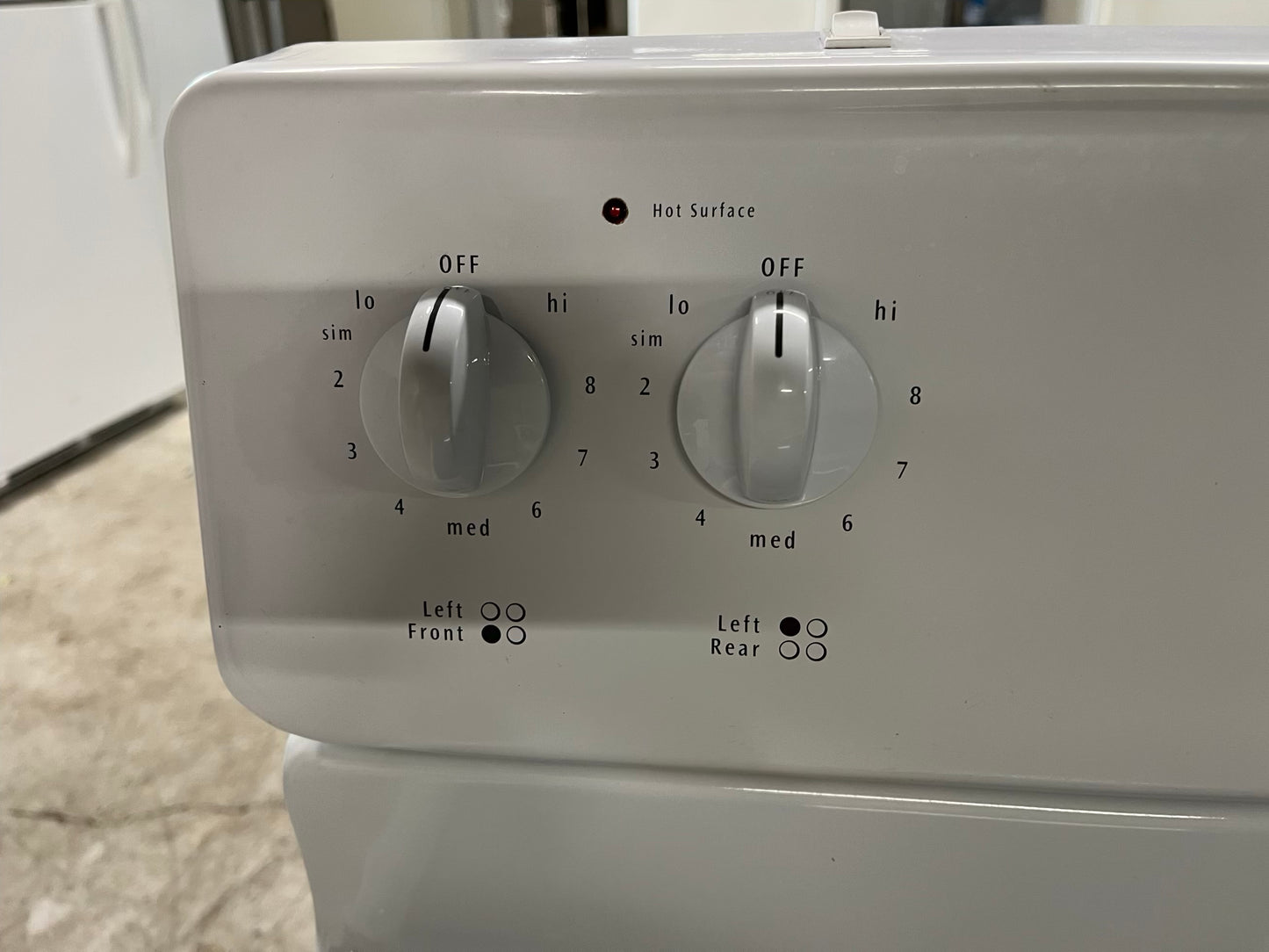 Frigidaire electric range 220v bake broil self clean in white Refurbished 30" #ER396XB-TR