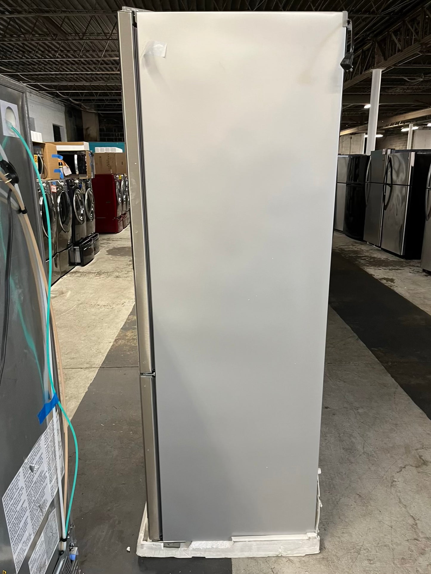 Open Box 📦 Bloomberg Bottom freezer Refrigerator stainless steel w/ice maker Item number #RF645EB 27 1/2” in
