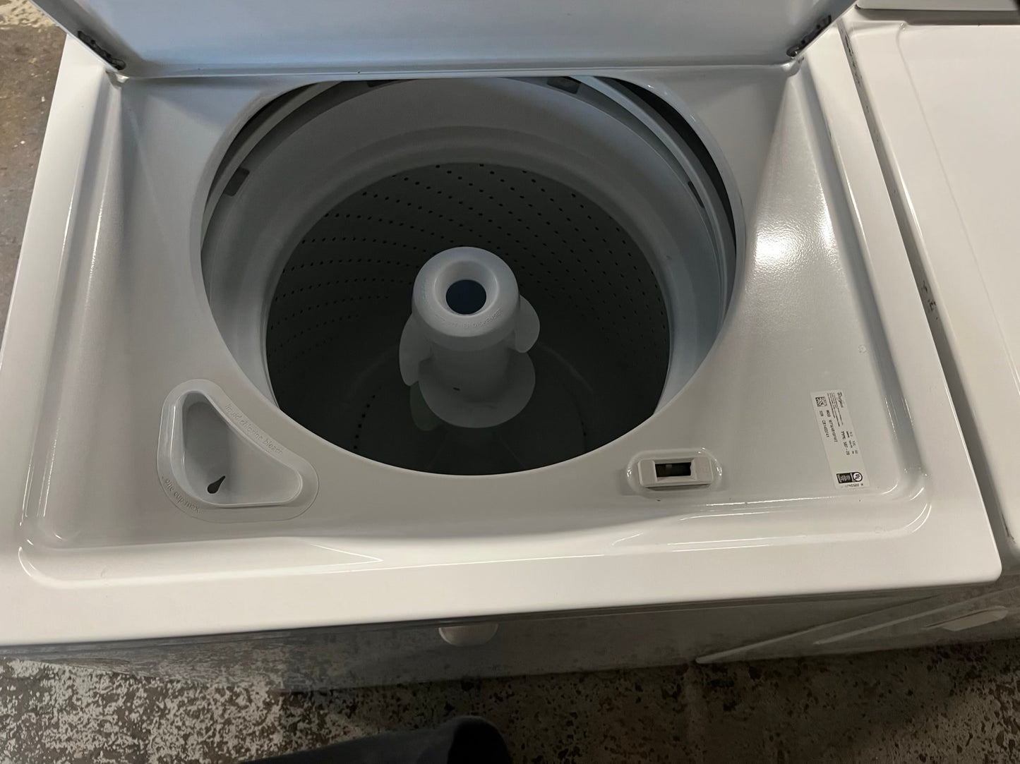 - Whirlpool washer & dryer set electric 220v side x side top load w/agitator #WS222B