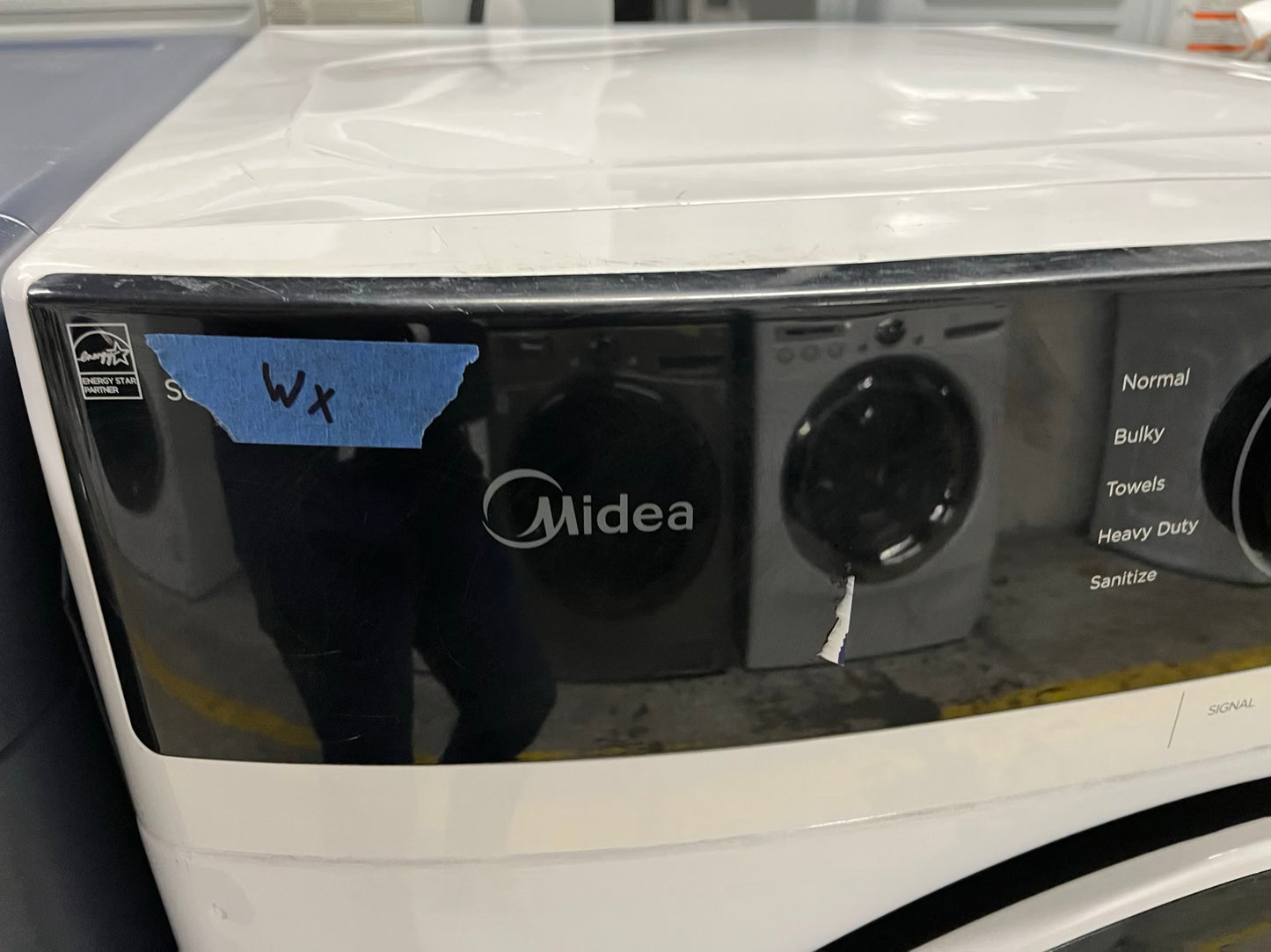 Midea electric dryer 220v front load large capacity in white 27” #ED301AB