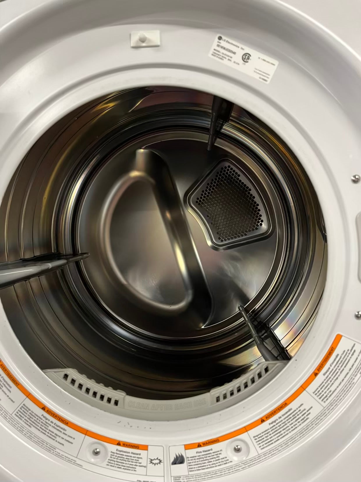 LG washer & dryer set electric 220v front load stackable in white 30" in Refurbished #WD928RB
