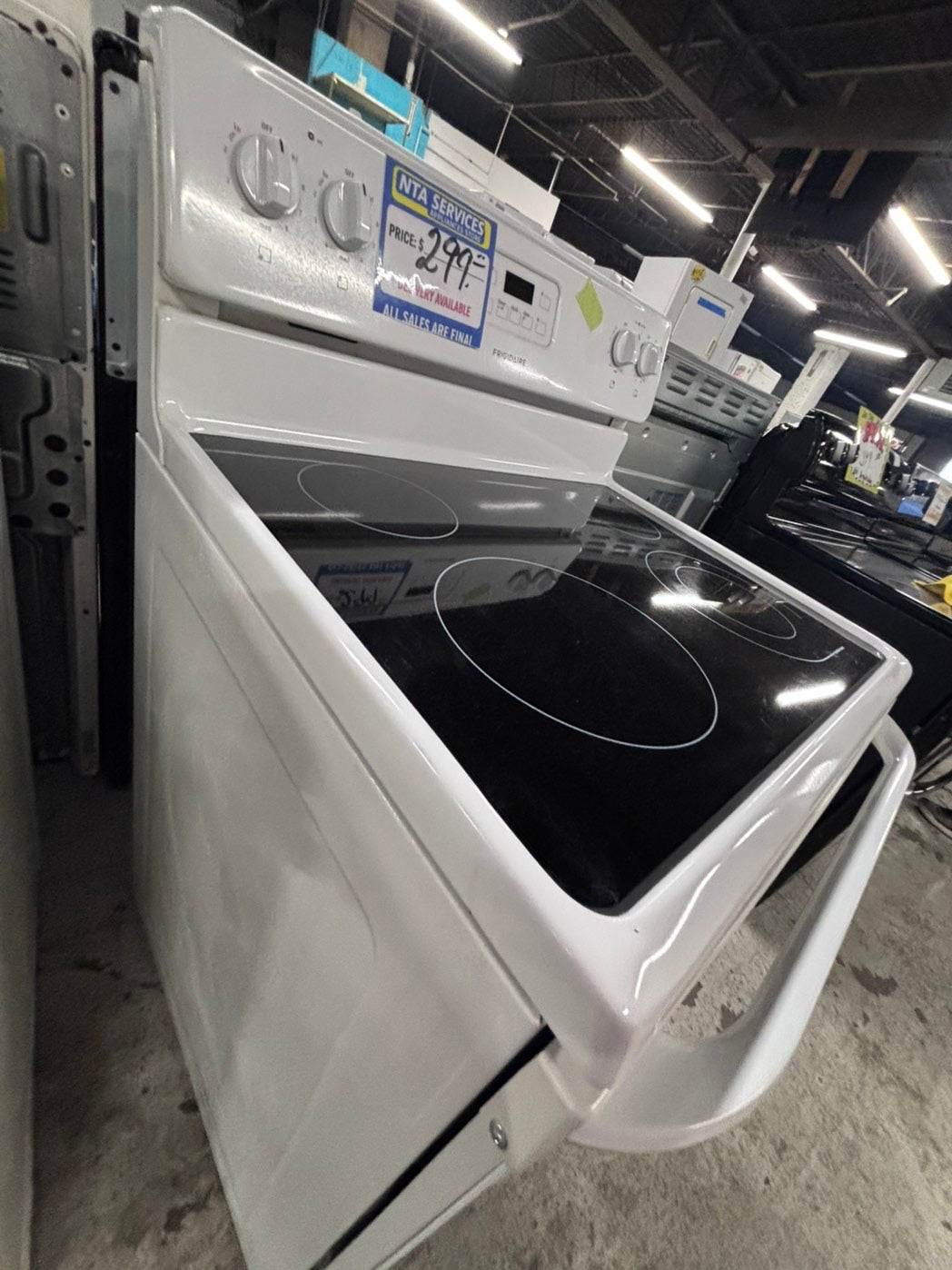 >frigidaire Refurbished white bake Broil self clean 30" #ERB8CB