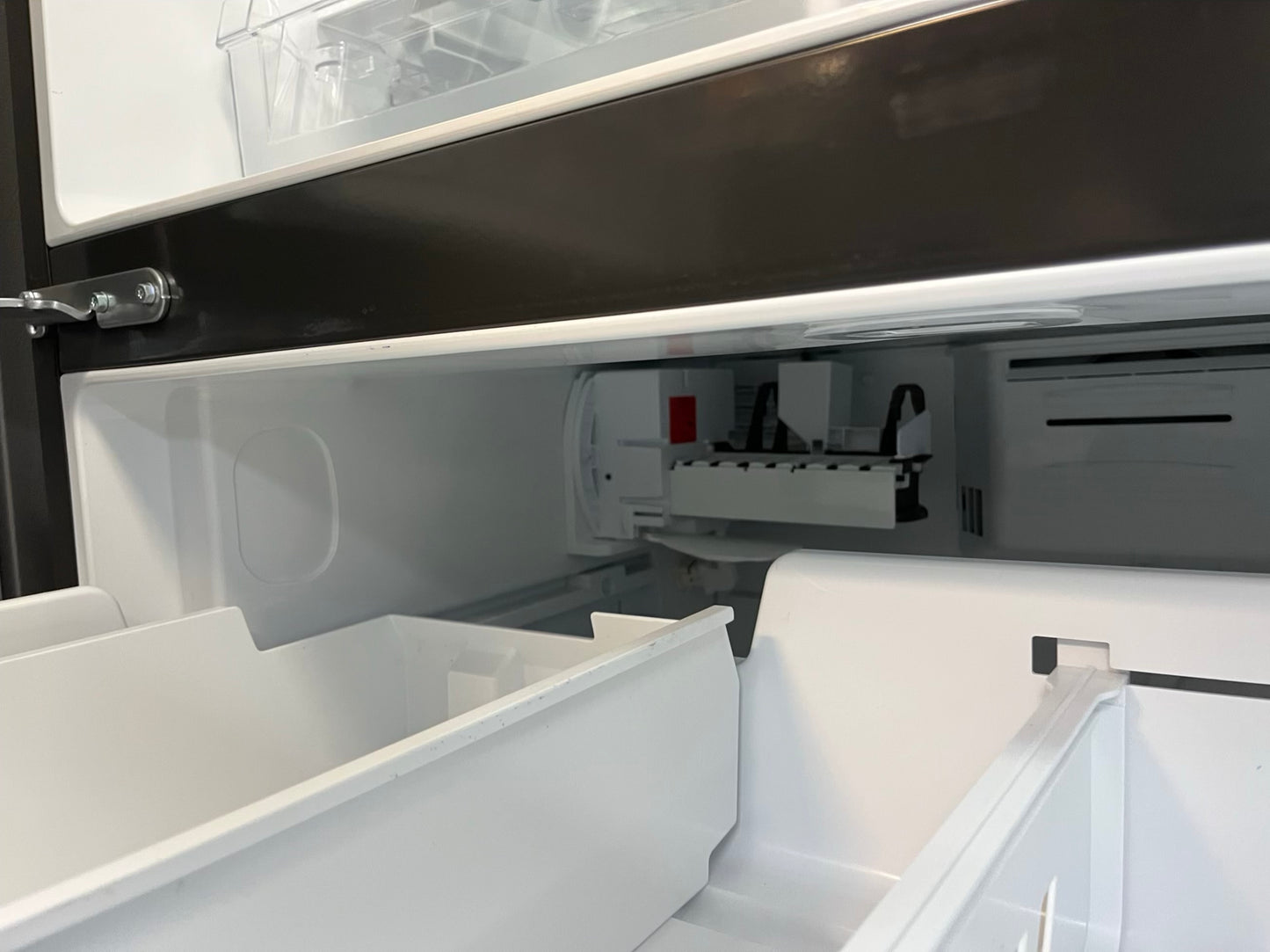 Customer Return | Scratch & Dent GE French door refrigerator stainless steel w/ice & water dispenser inside 36" #RF492GL