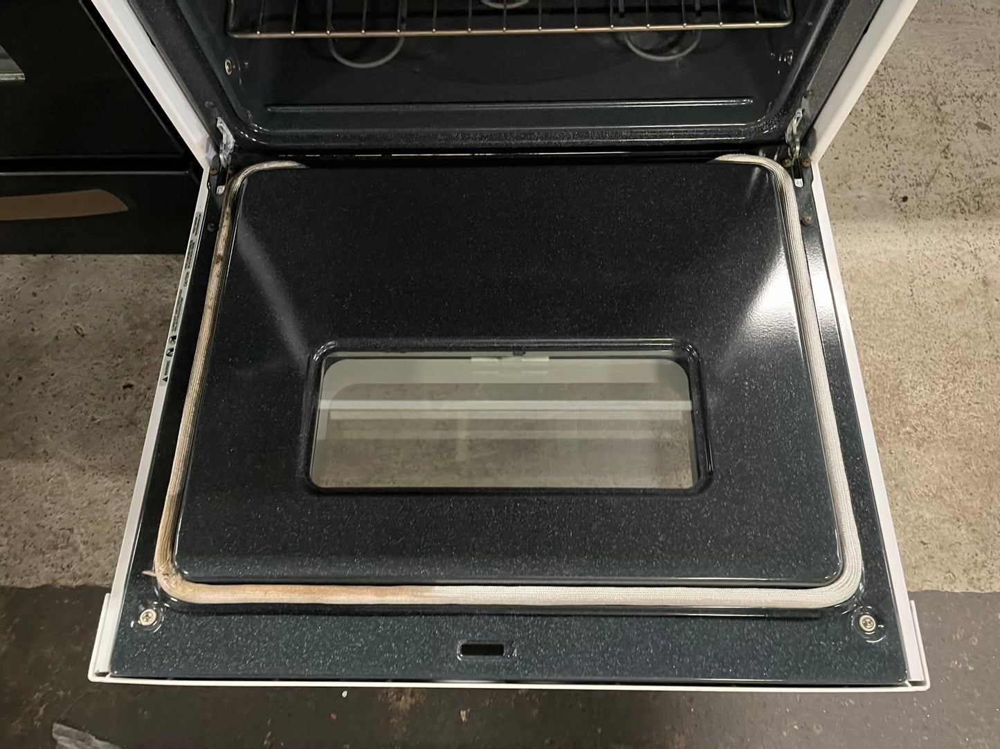 GE electric coil range 220v 4 burner bake broil hi/lo self clean in white 30" #ER536CB