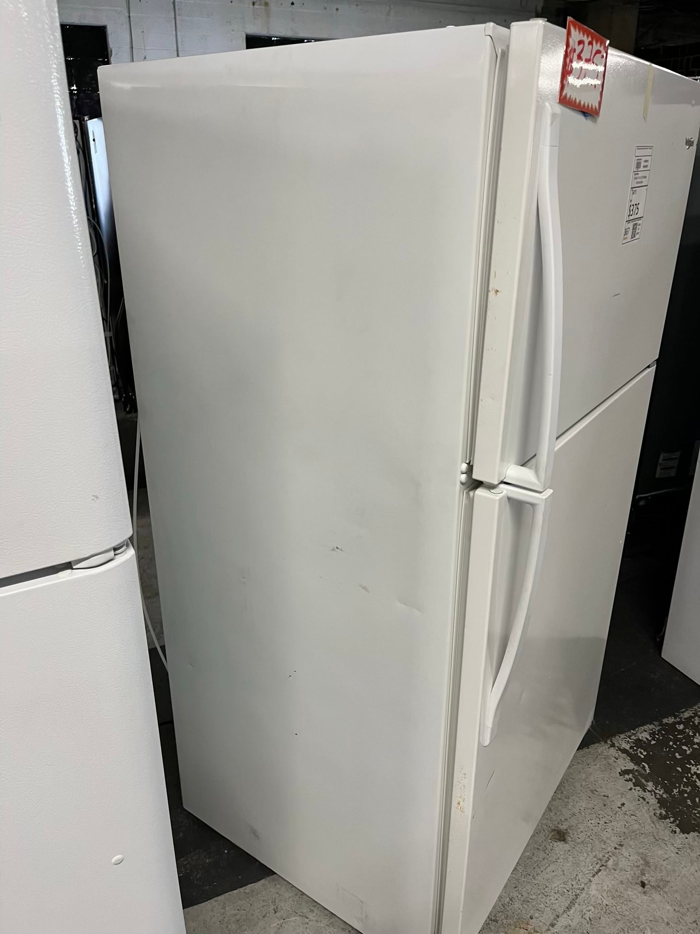 - Whirlpool Top freezer refrigerator in white 33" #RF893XB in Refurbished