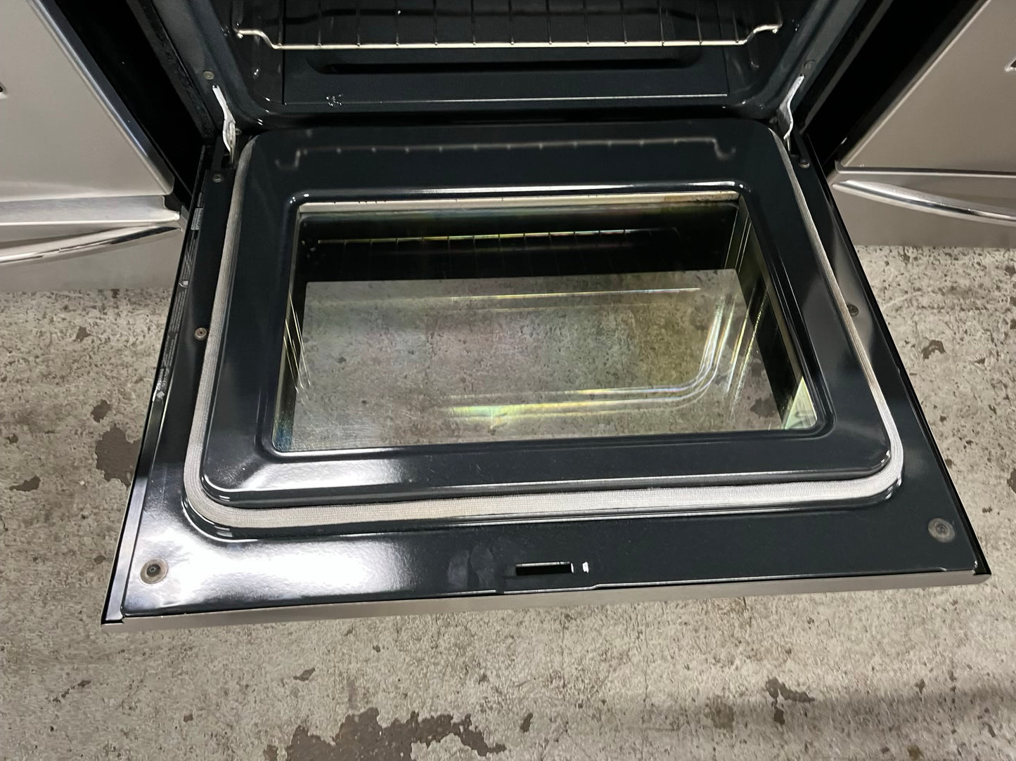 Frigidaire Gallery electric range stainless steel 5 burner warm zone bake broil self clean 30” item number #ER934KB