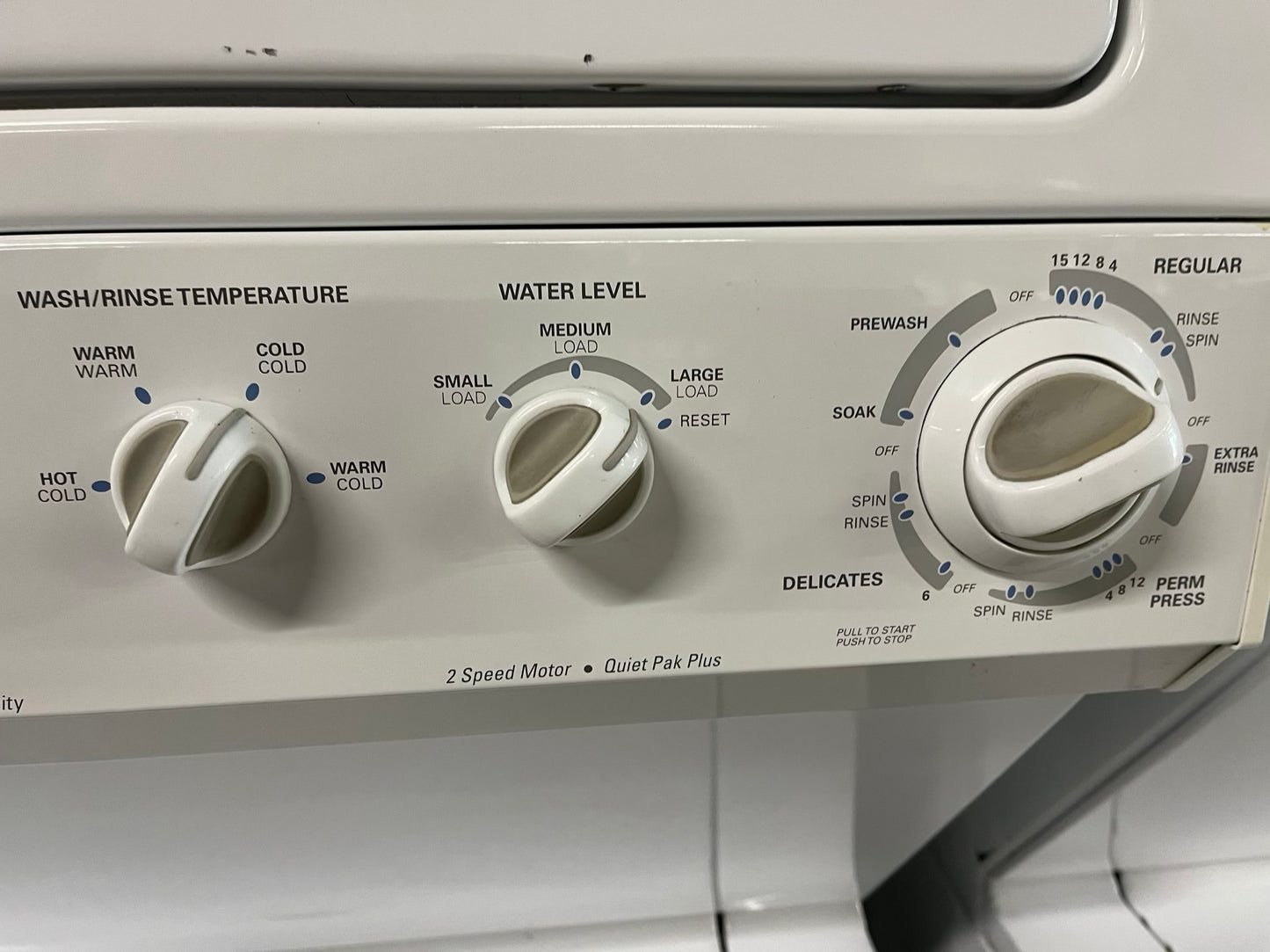 Kenmore stacked laundry center Electric 220v washer & dryer set in white 27' #LG235CB