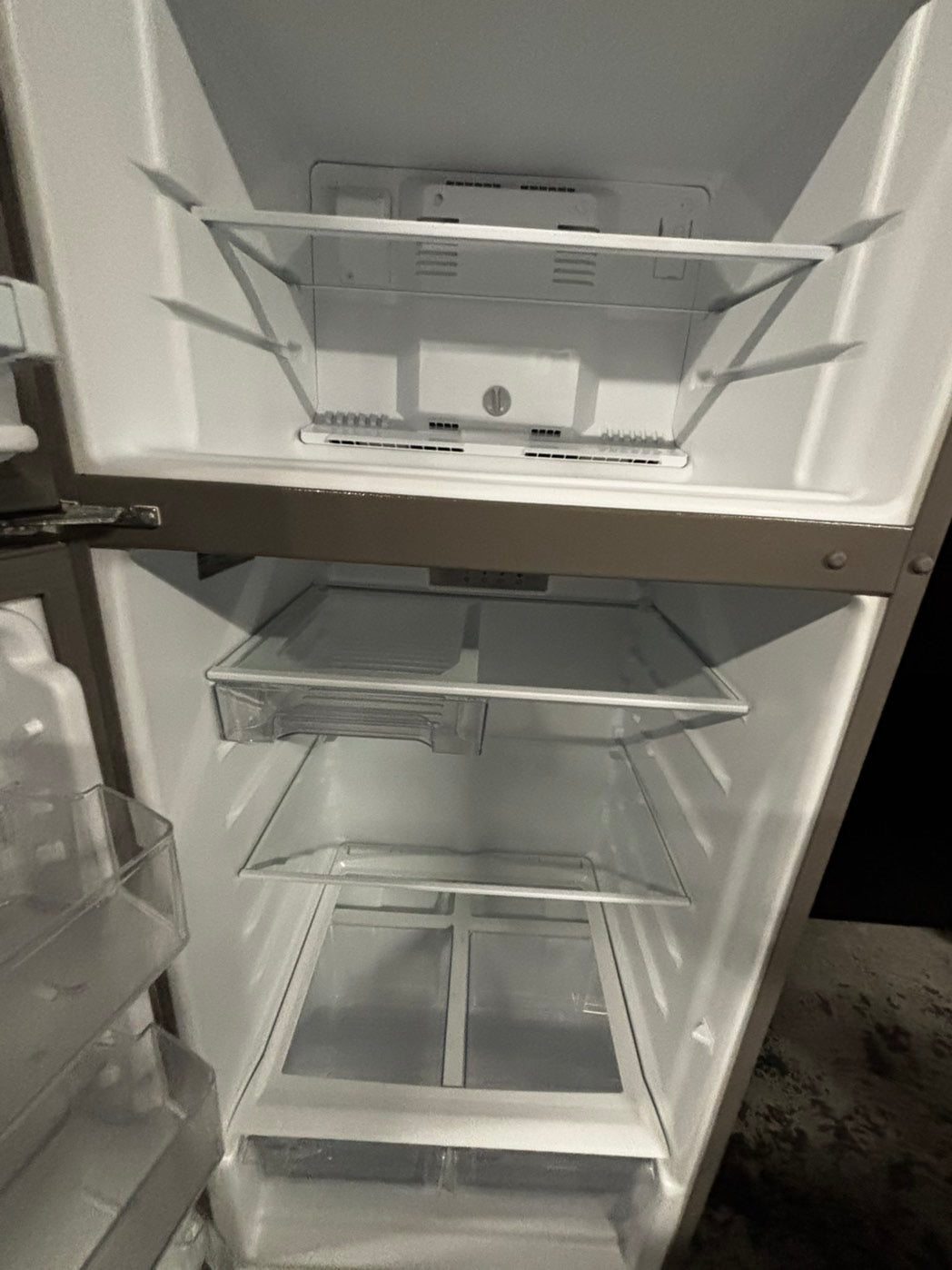 - Whirlpool top freezer refrigerator stainless steel 28" counter depth #RFW501UB