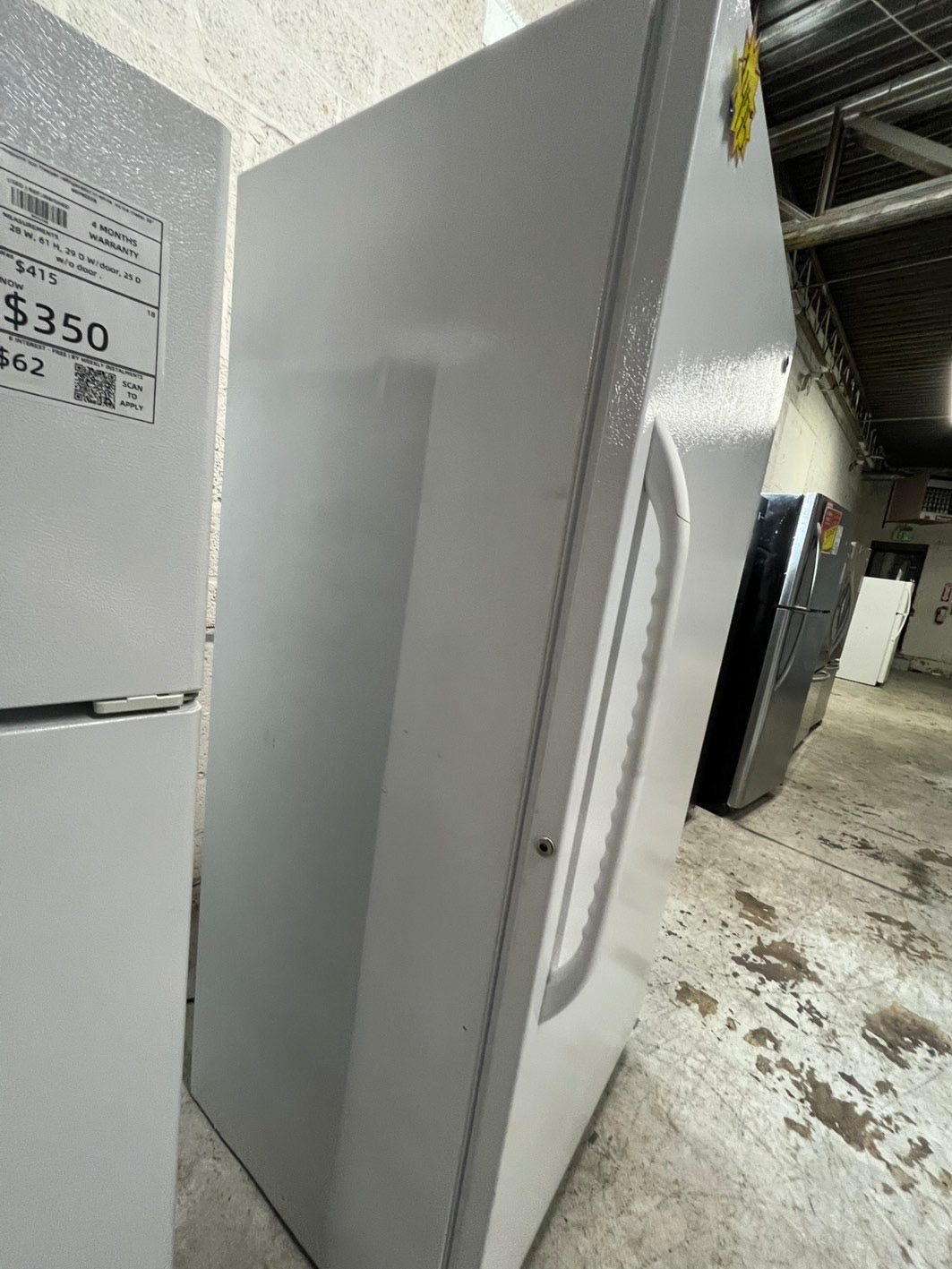 Ge 20 cu.ft up-right freezer white 32" #RF9001B-TR Refurbished