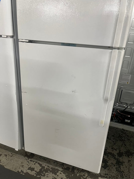 =Ge 30” top freezer refrigerator in white W/ice maker used refurbished 30’ #RFGE18ZB