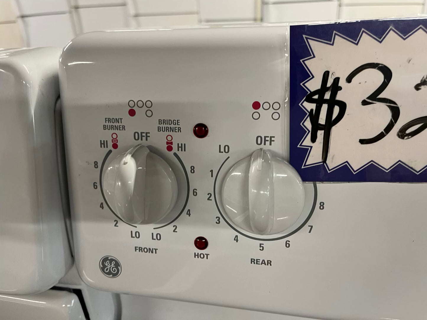 GE electric range 220v 5 burner warm zone bake broil hi/lo self clean in white Refurbished 30" #ER407HB