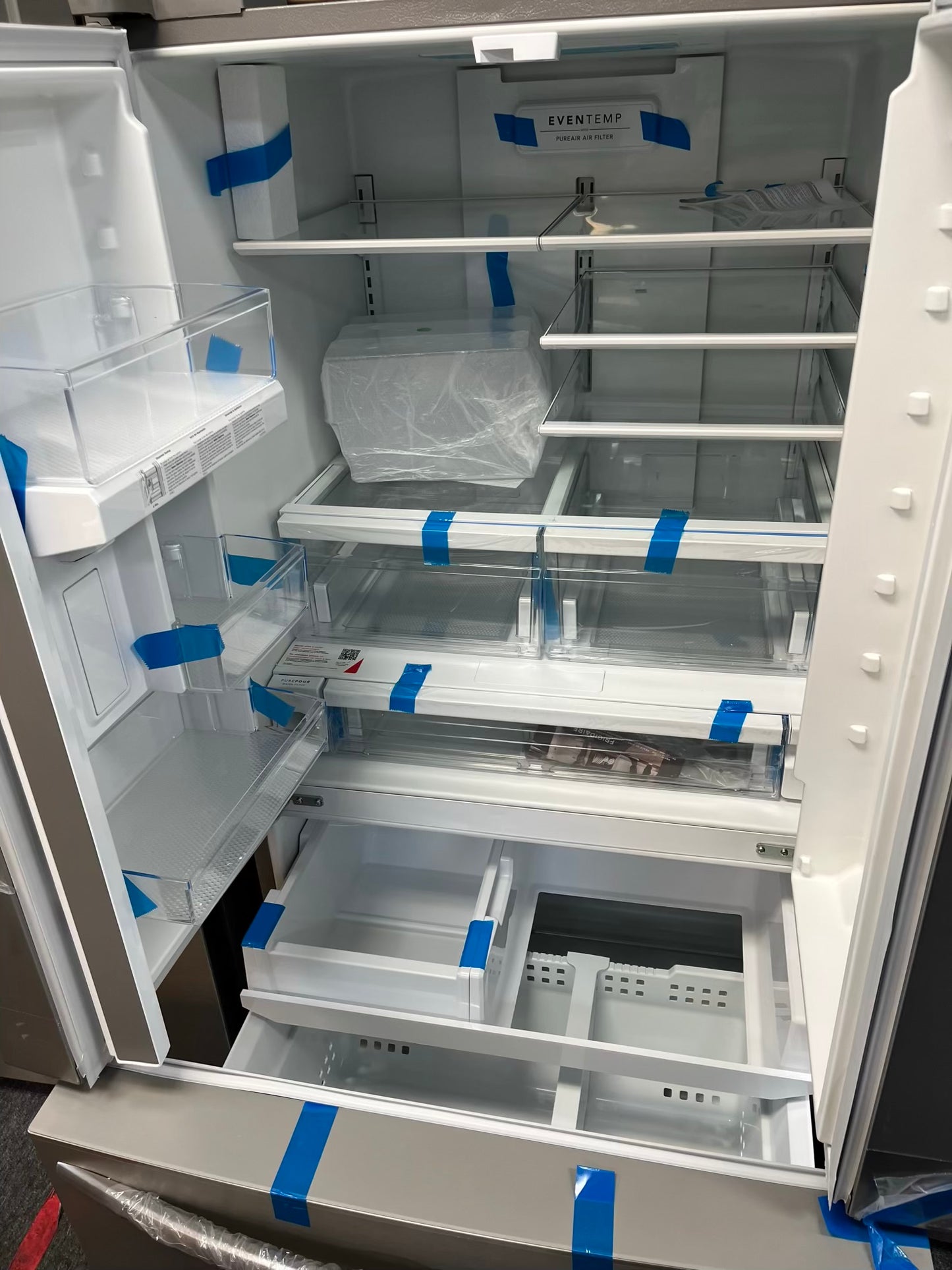 Open box | Scratch & Dent Frigidaire French door refrigerator stainless steel w/ice maker 36" #RF494VL