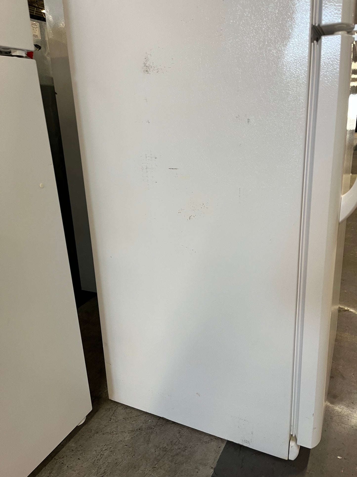 - Frigidalre top freezer Refrigerator in white 30™ #RF311SB