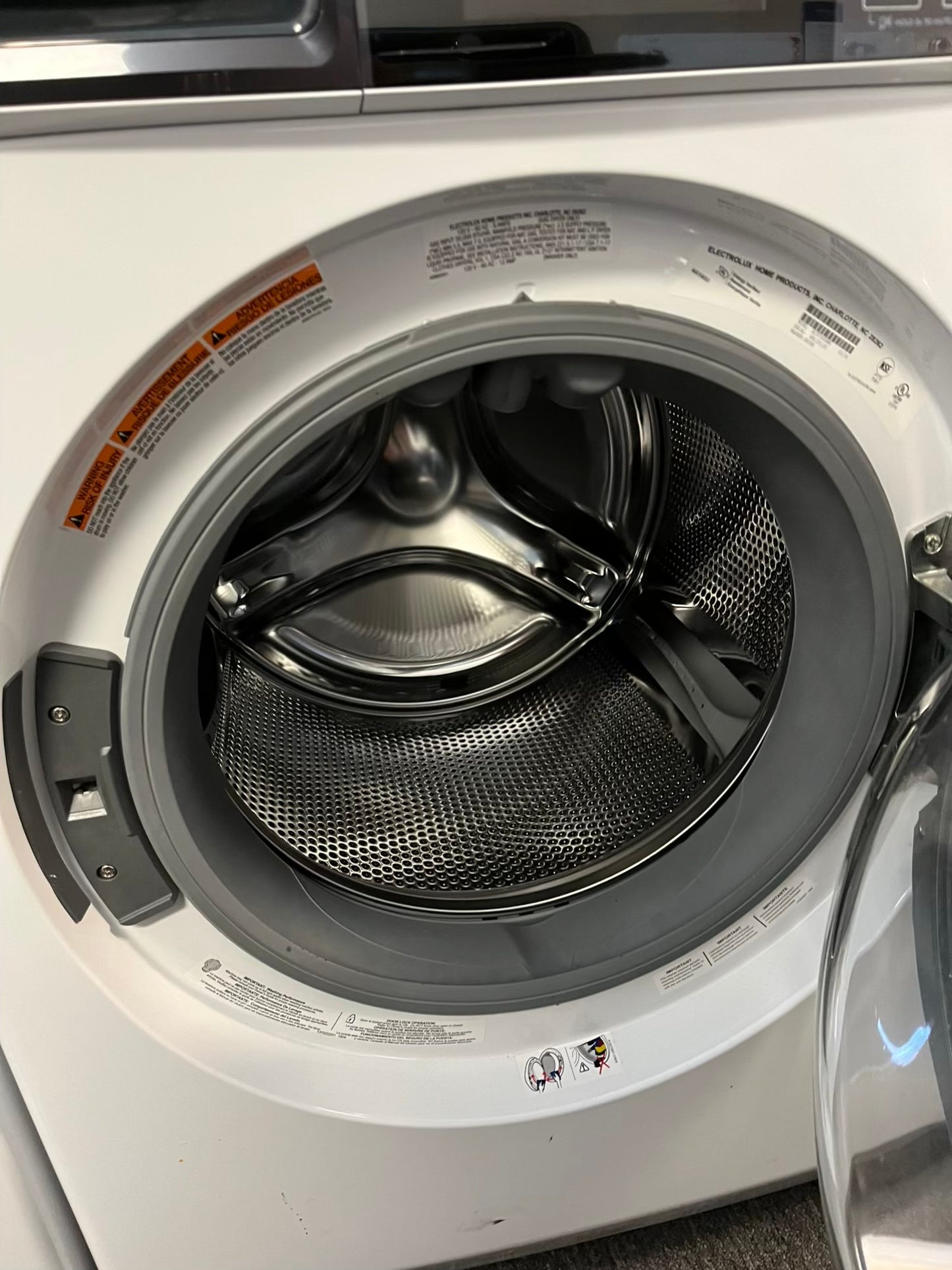 - Open Box 📦 Electrolux gas 27” wash-tower (washer & dryer) large capacity one unit staked #GD940L