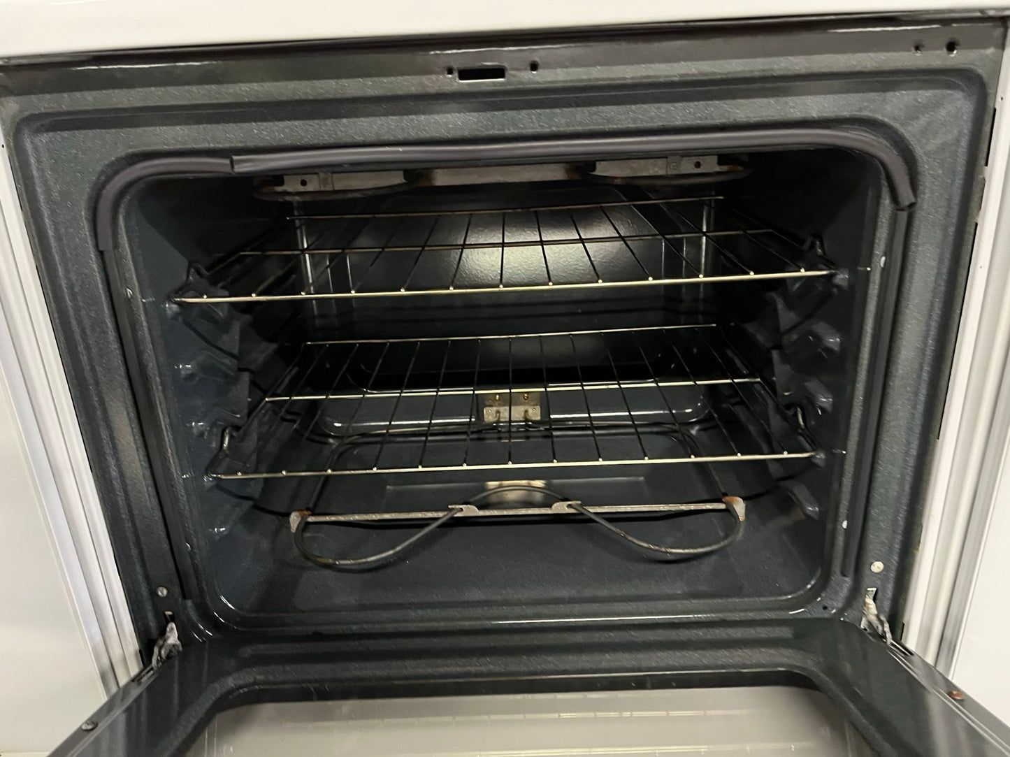 Whirlpool electric range 5 burner warming zone bake broil frozen bake in white 30” #RF903JB