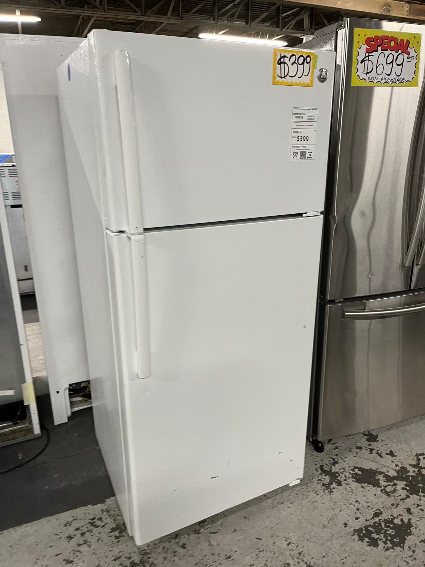 - GE top freezer Refrigerator white 28" #RF531HB