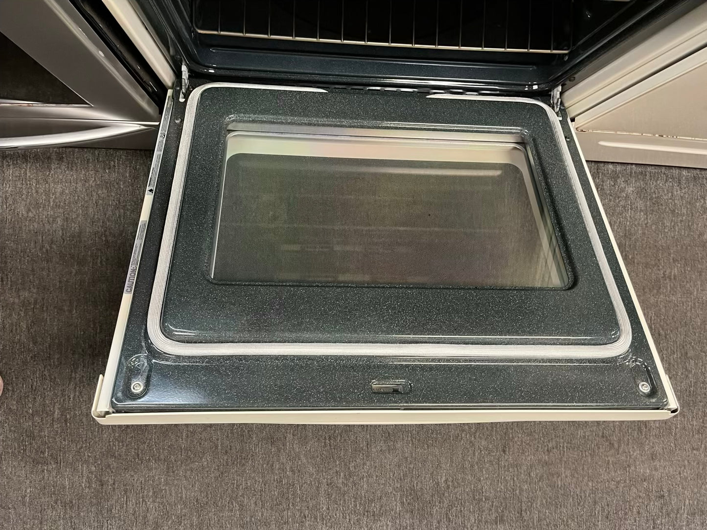 GE ELECTRIC 220v IN BISQUÉ BAKE BROIL HI/LO SELF CLEAN 4 BURNER #ER852EL