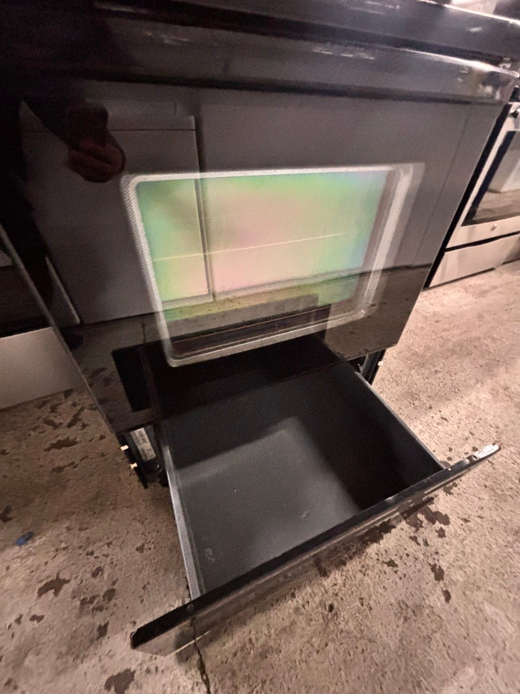 >đ„Saleđ„whirlpool Glass Top electric stove black bake broil 4 burner Self clean 30â used-Refurbished #EX5Z4B
