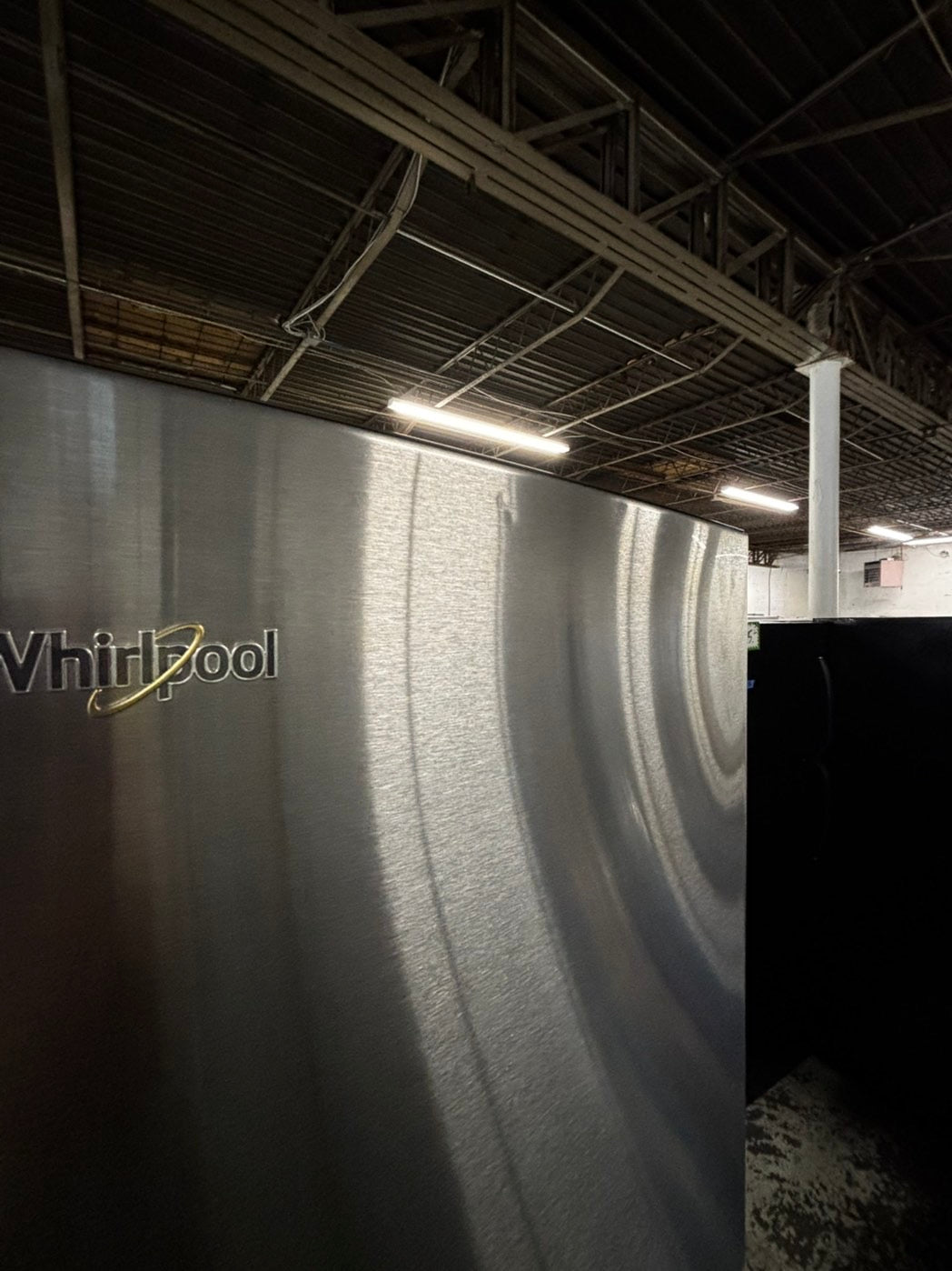 - Whirlpool top freezer refrigerator stainless steel 28" counter depth #RFW501UB