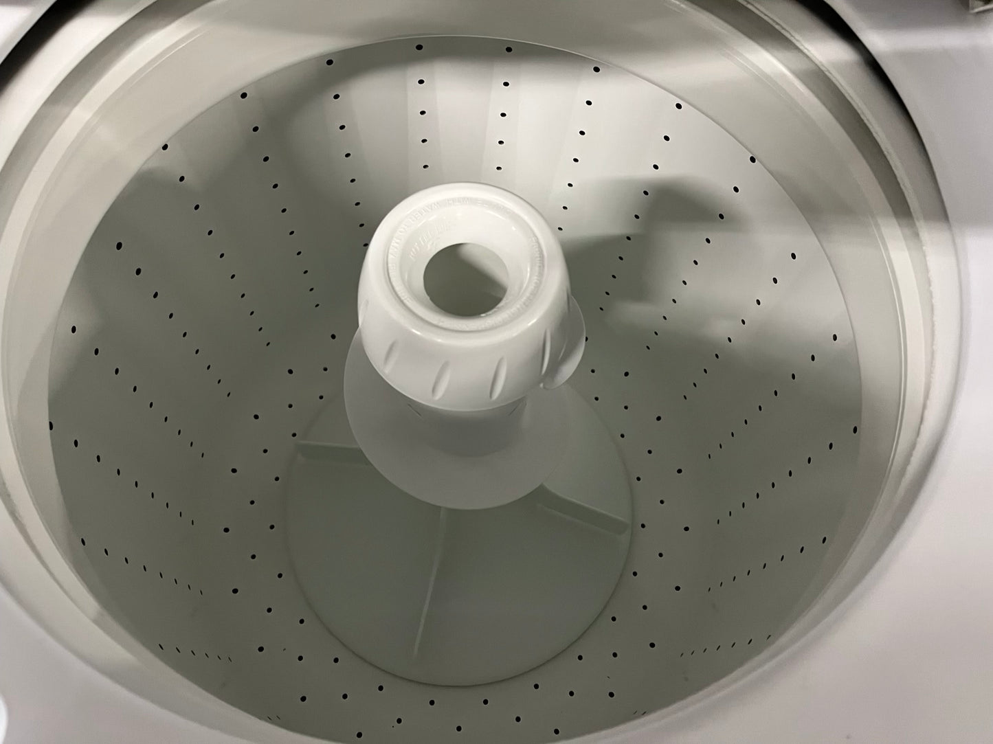 Kenmore stacked laundry center Electric 220v washer & dryer set in white 27' #LG235CB