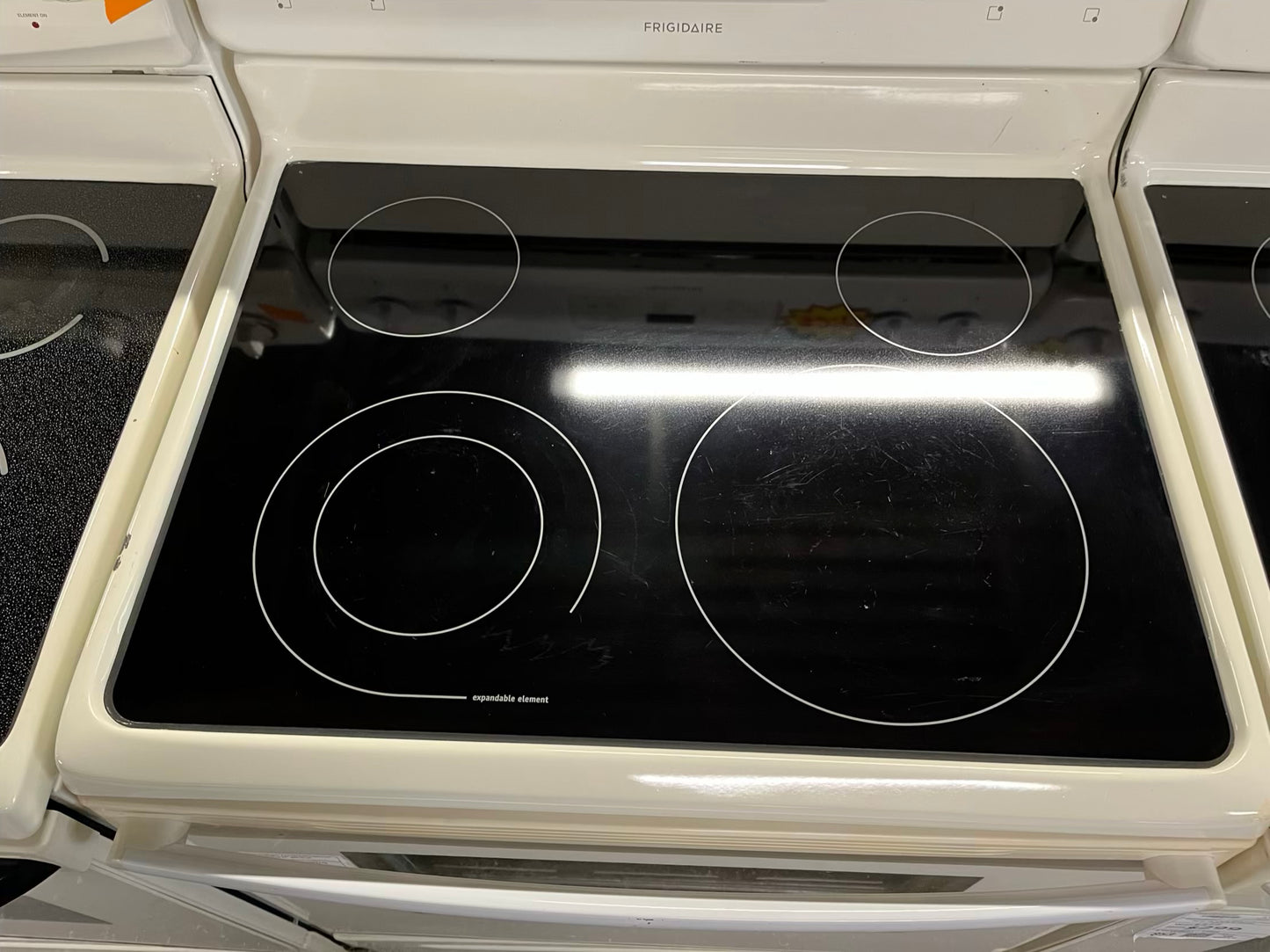 Frigidaire electric range 220v 4 burner bake broil in off white Refurbished 30" #ER181UB