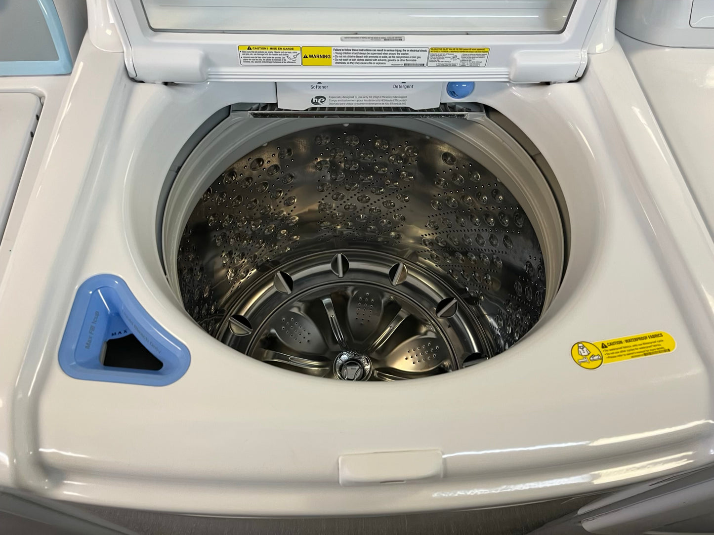 - LG washer & dryer set top load large capacity stainless steel drum in white 27" #ED483KB