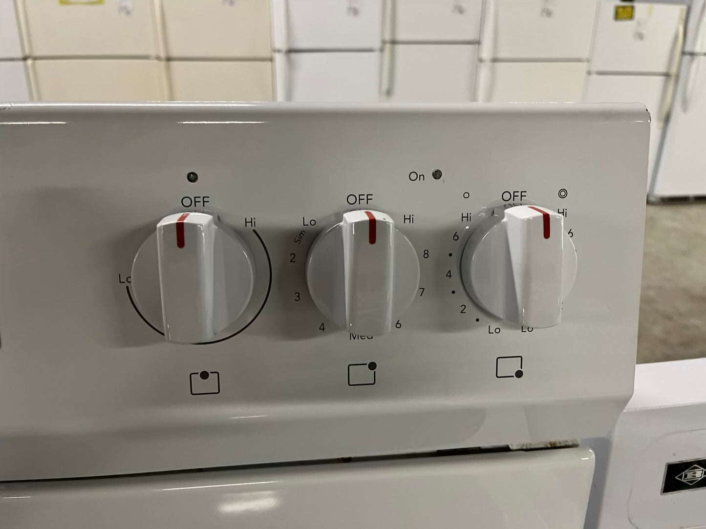 Frigidaire electric range 220v bake broil in white Refurbished 30" #ER402UB