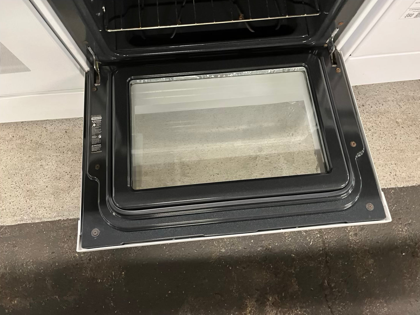 Frigidaire electric range 220v bake broil in white Refurbished 30" #ER402UB