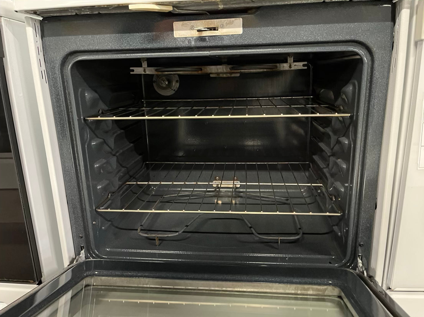 GE electric range 220v 4 burner bake broil hi/lo self clean in white Refurbished 30" #ER186HB
