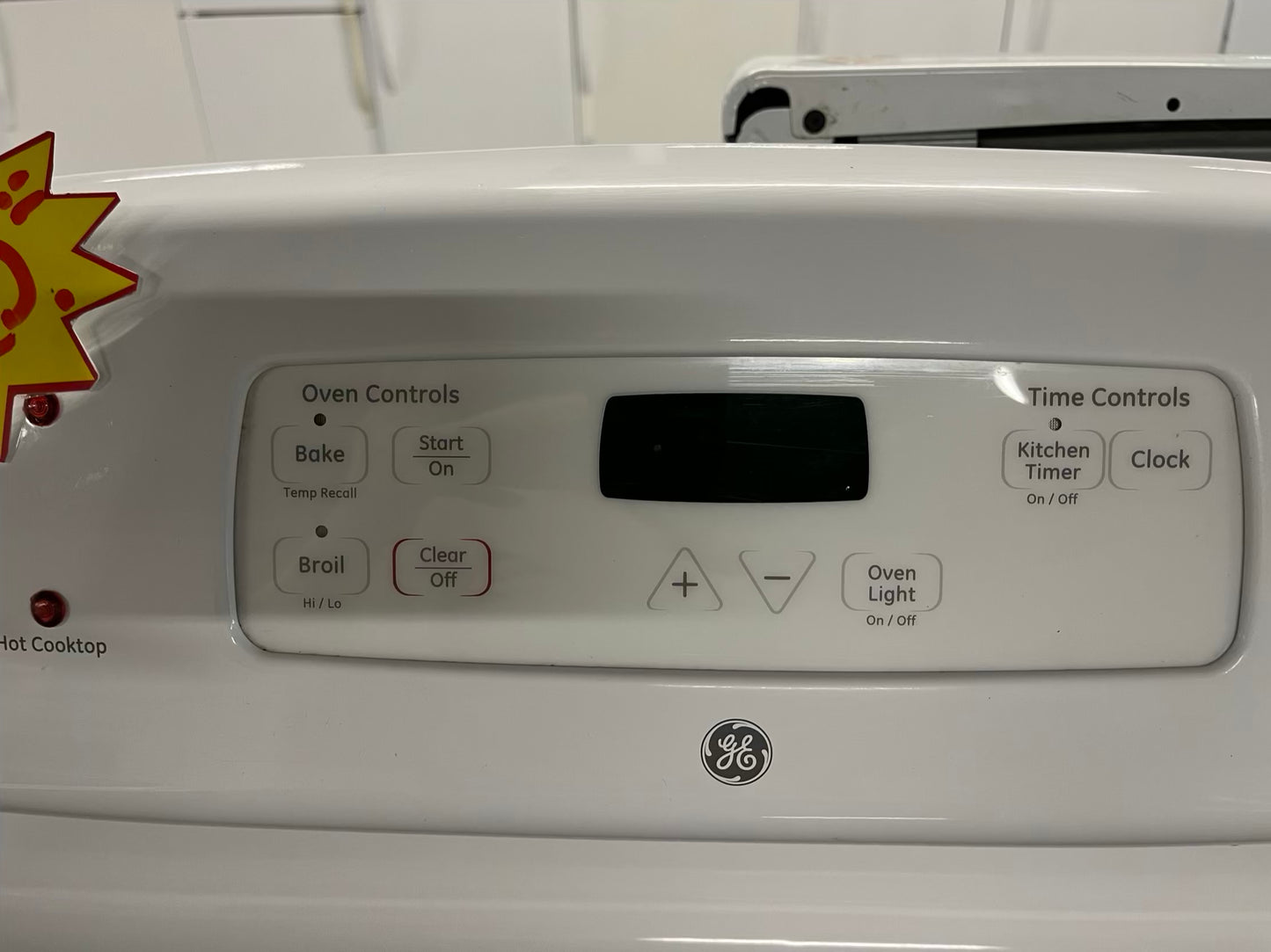 GE electric range 220v 4 burner bake broil hi/lo in white Refurbished 30" #ER408CB