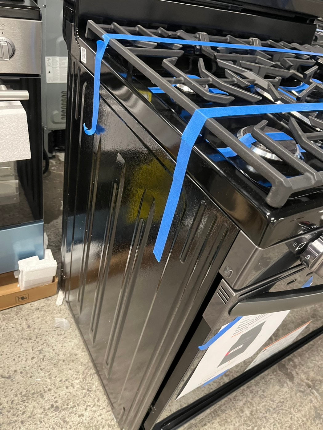 = Scratch & Dent Frigidaire Air fry convection oven Gas Range 5 burner in black Stainless Steel bake broil 30” #ERF5BB