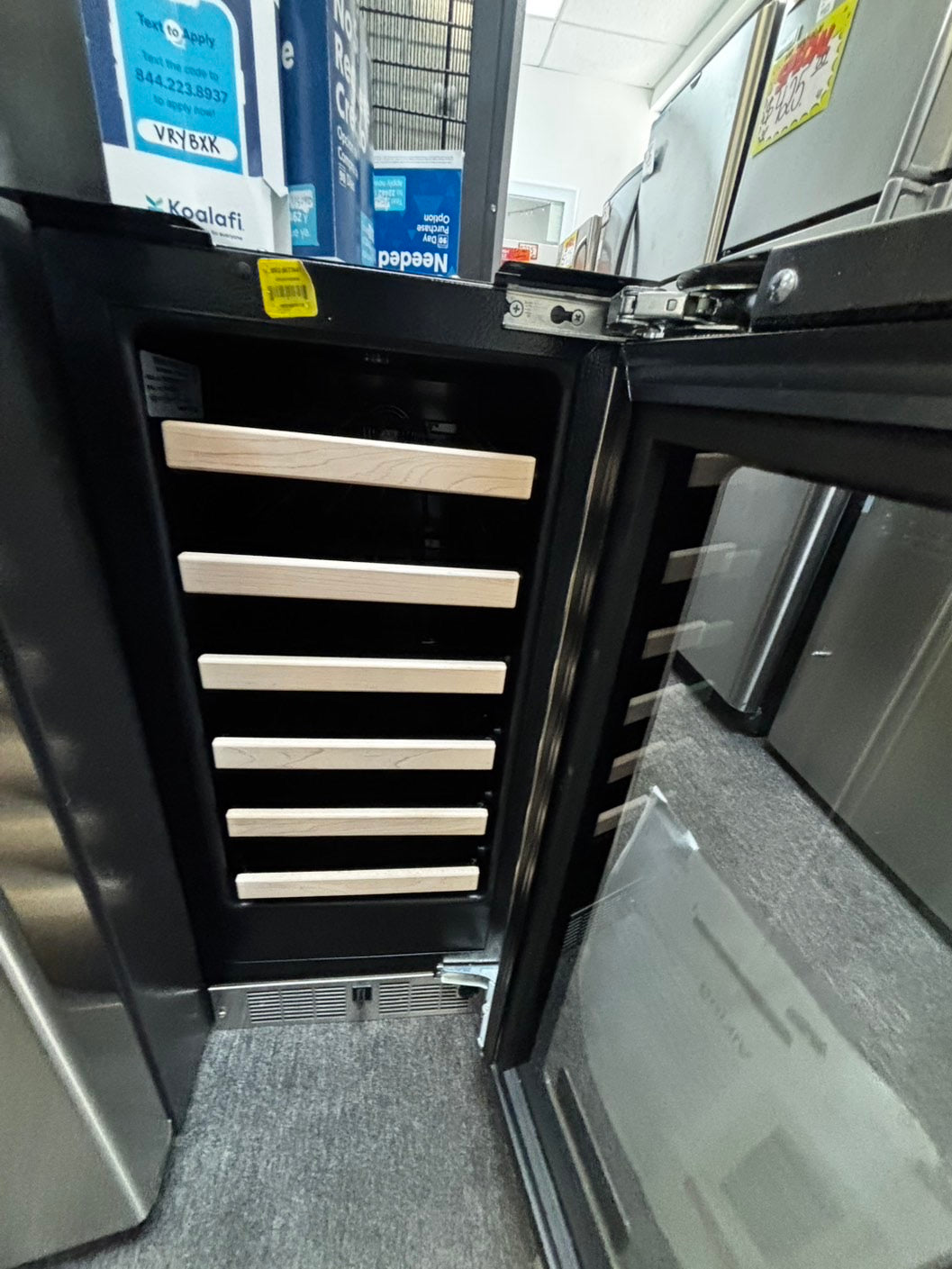 Viking 5 Series 15 inch Undercounter Wine Cellar with 24 Bottle Capacity in Stainless Steel - New scratch and dent. Model- VWUI5151GSS. #VK15STL
