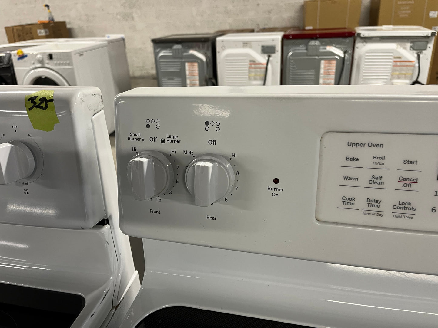 GE electric range 5 burner warming zone convection bake broil roast hi/lo in white 30” #RF902UB