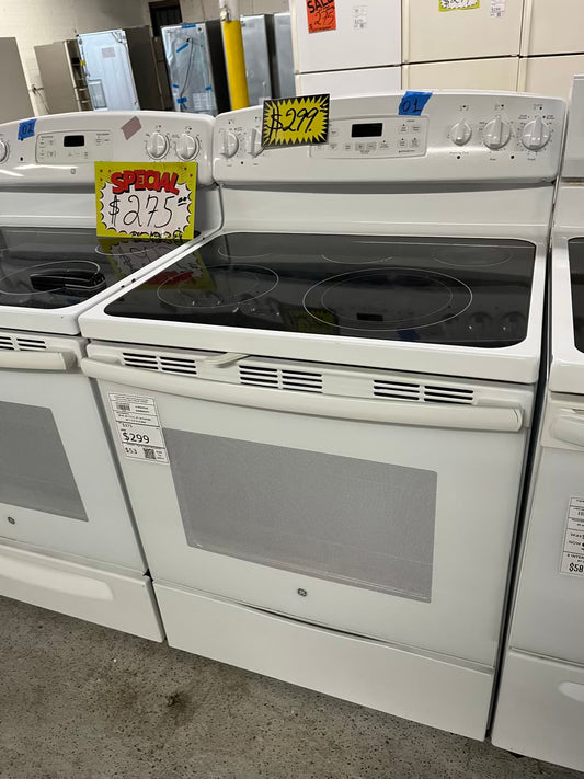 GE electric 220v range 5 burner warm zone bake broil hi/lo steam clean in white 30" #ER483JB