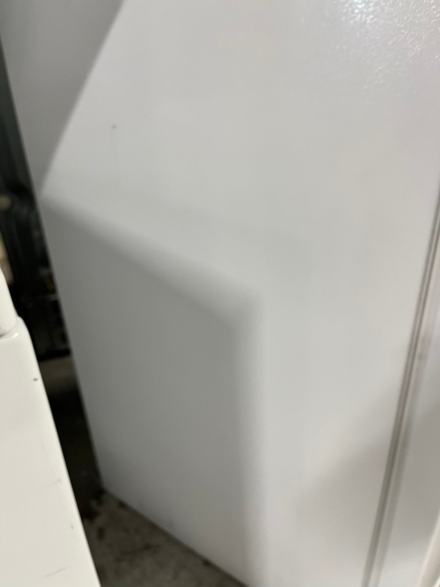 Whirlpool Upright Freezer in white 30" 16 cubic feet Item #FZ755B